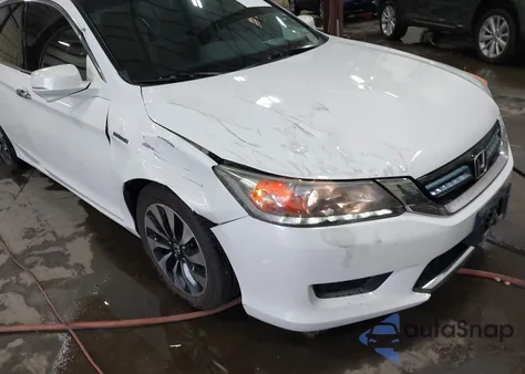 2014 Honda Accord Hybrid z USA, uszkodzony, nr VIN 1HGCR6F36EA005102